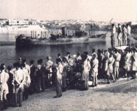 Rochester Castle enters Grand Harbour.jpg