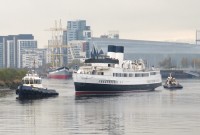 Queen-Mary-approaches-Science-Centre-9Nov16-Andrew-Clark-1.jpg