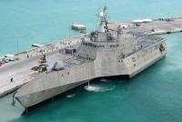 Independence_(LCS-2)_at_Naval_Air_Station_Key_West_on_29_March_2010_(.jpg