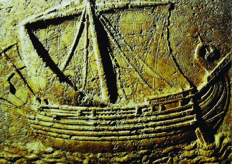 5-A-Phoenician-merchant-ship-from-the-1st-c-CE-on-a-bas-relief-in-the-Beirut-Museum (1).jpg