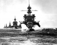 USS_Pennsylvania_moving_into_Lingayen_Gulf.jpg