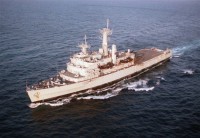 HMS_Fearless_%28L10%29_off_North_Carolina_1996.jpg